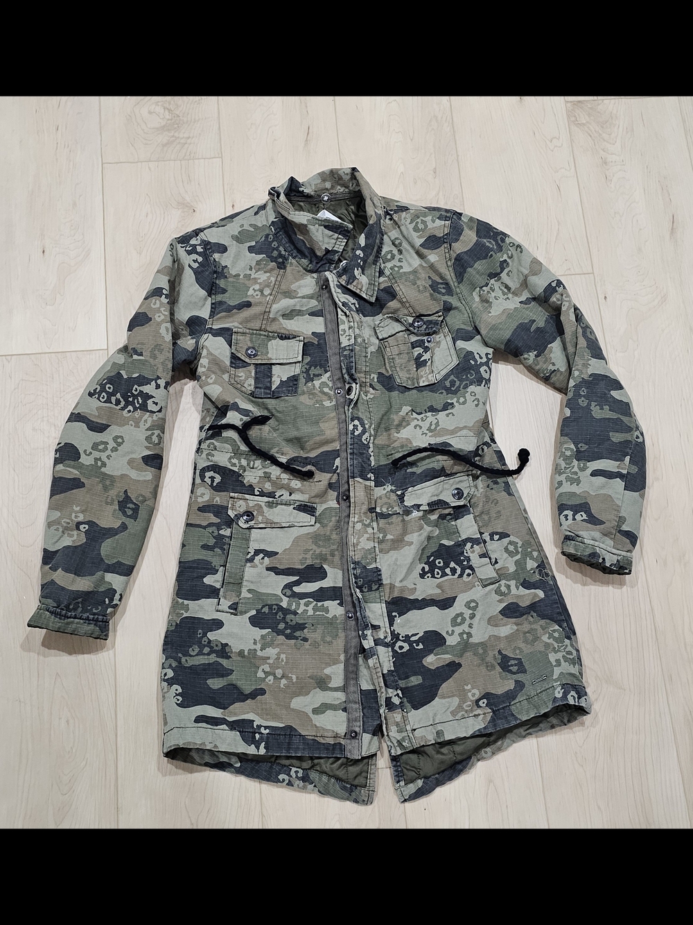 Volcom Women's Camo Leopard Utility Cargo Jacket Size Medium 12 Like New